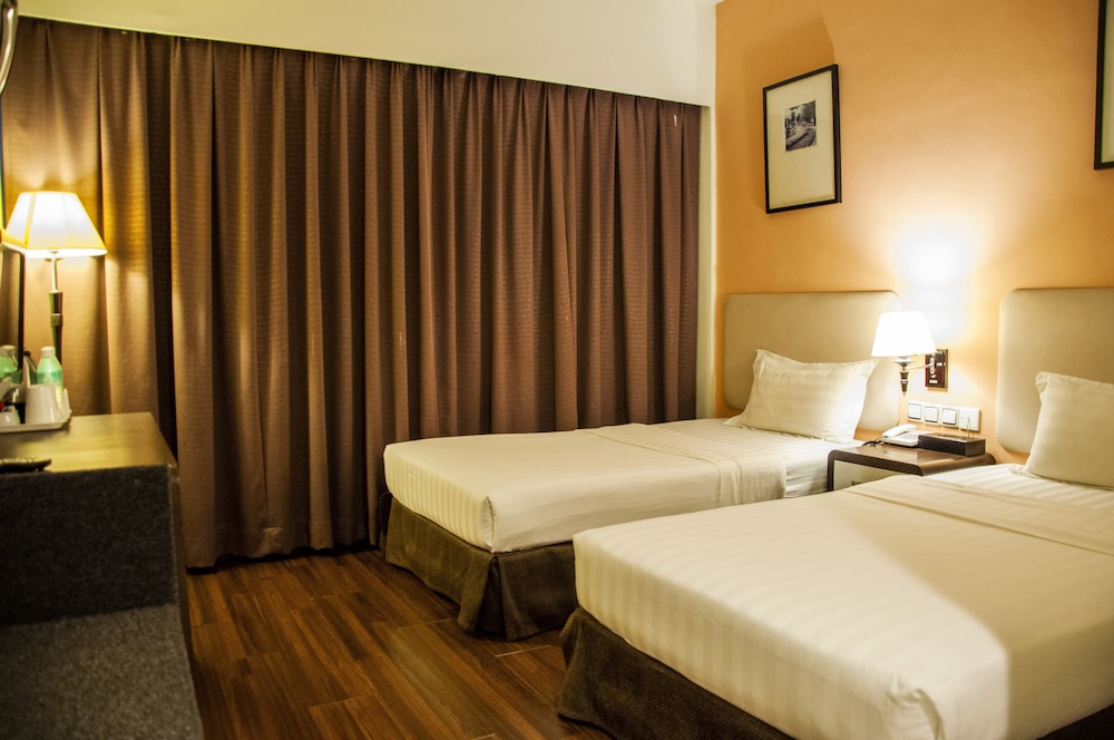 DELUXE, TWIN BEDS