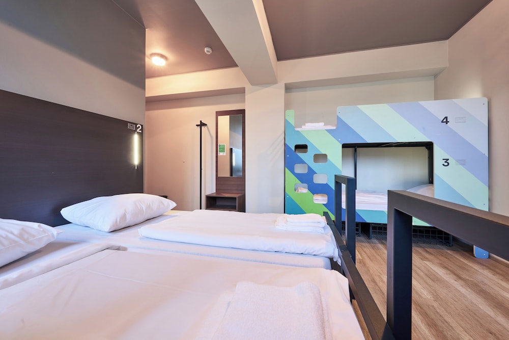 MIXED DORM, 4 BEDS