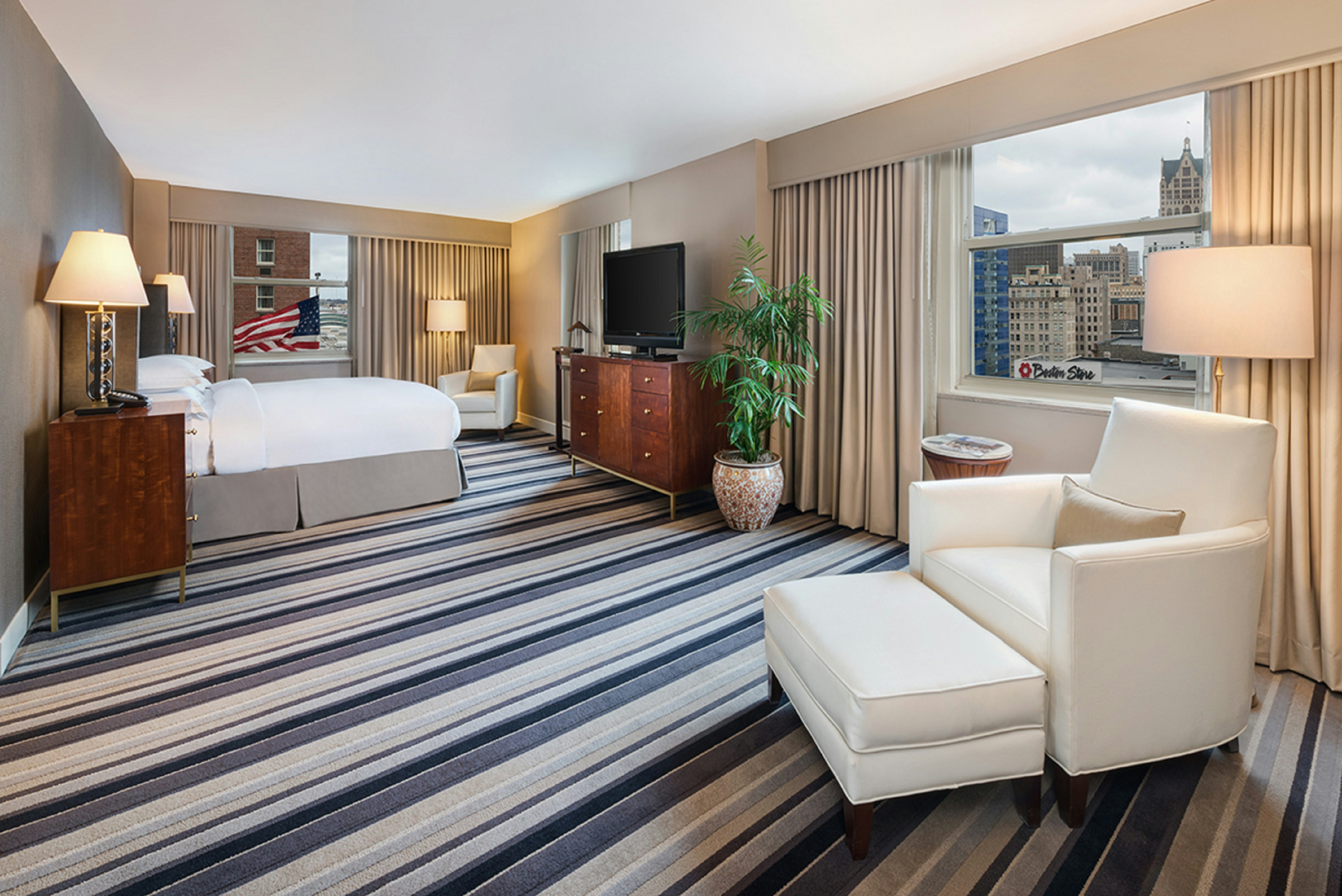 Hilton Milwaukee 18/83