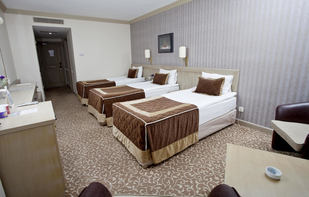 Sergah Hotel 10/51