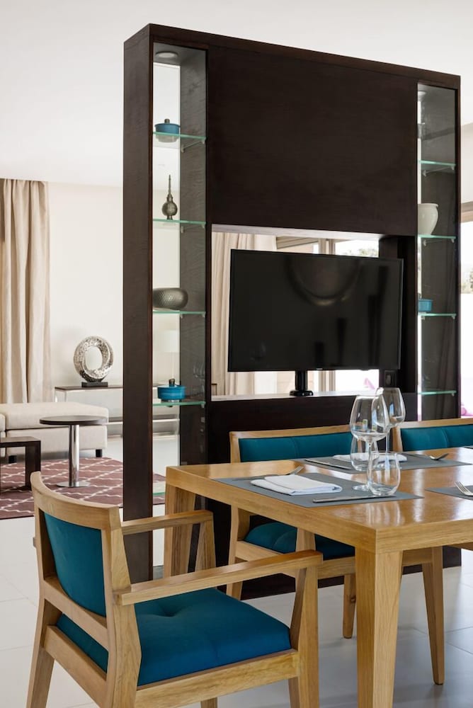Hyatt Place Taghazout Bay 70/84