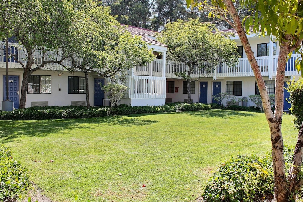 Motel6 San Luis Obispo, CA - South 44/51