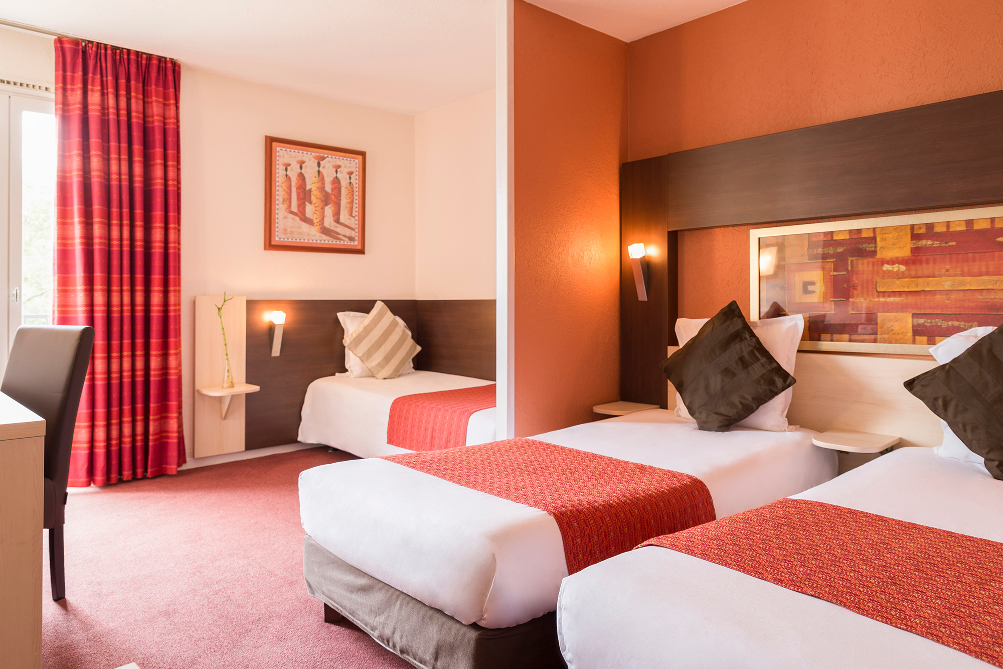 غرفة كومفورت ثلاثية بثلاثة أسرّة، Hotel the Originals Annonay Est La Siesta 2/2