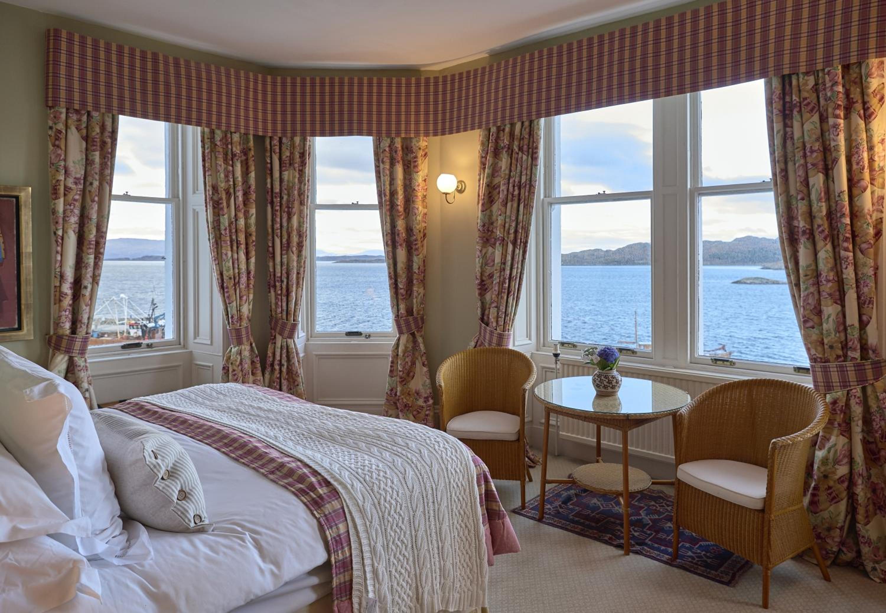 Crinan Hotel 4/50