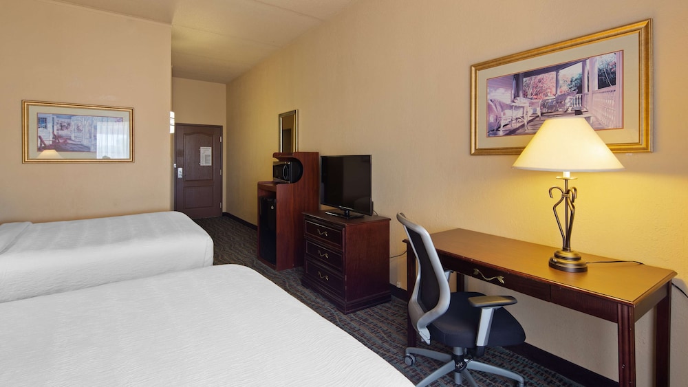 Best Western Holiday Manor 41/49