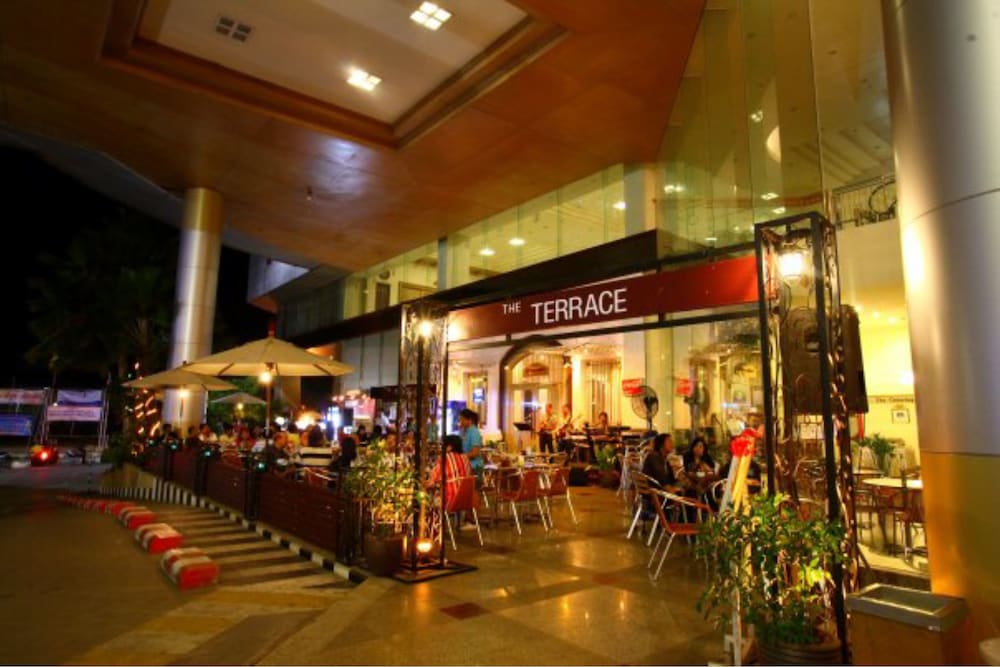 Thumrin Thana Hotel 68/71