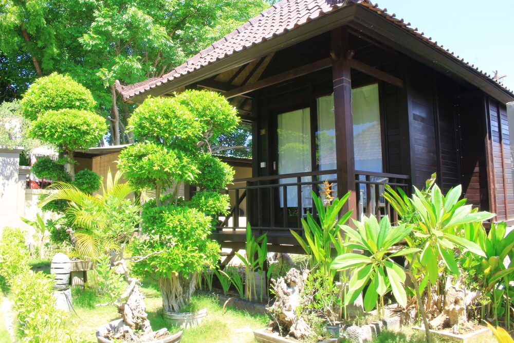 Sunrise Hut's Lembongan 13/54