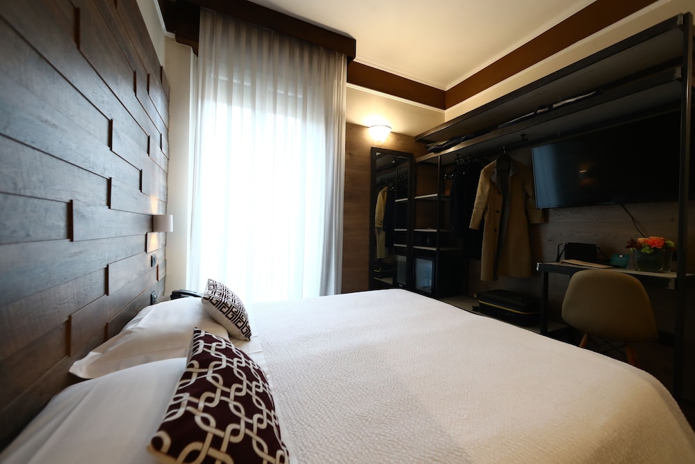 Room at Hotel Italia, VERONA