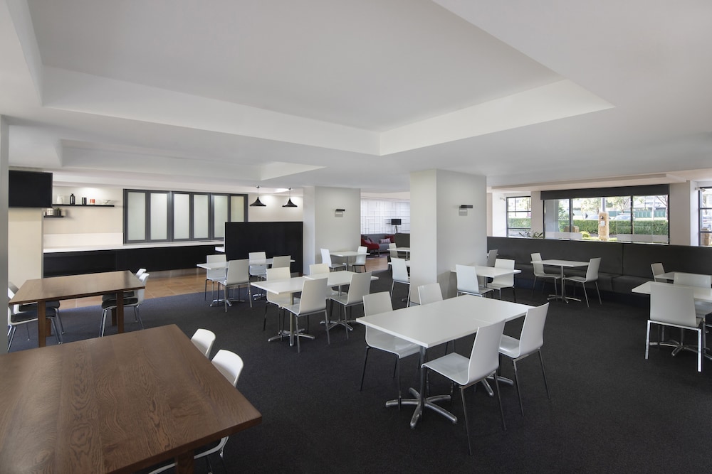 Mercure Sydney Blacktown 57/72