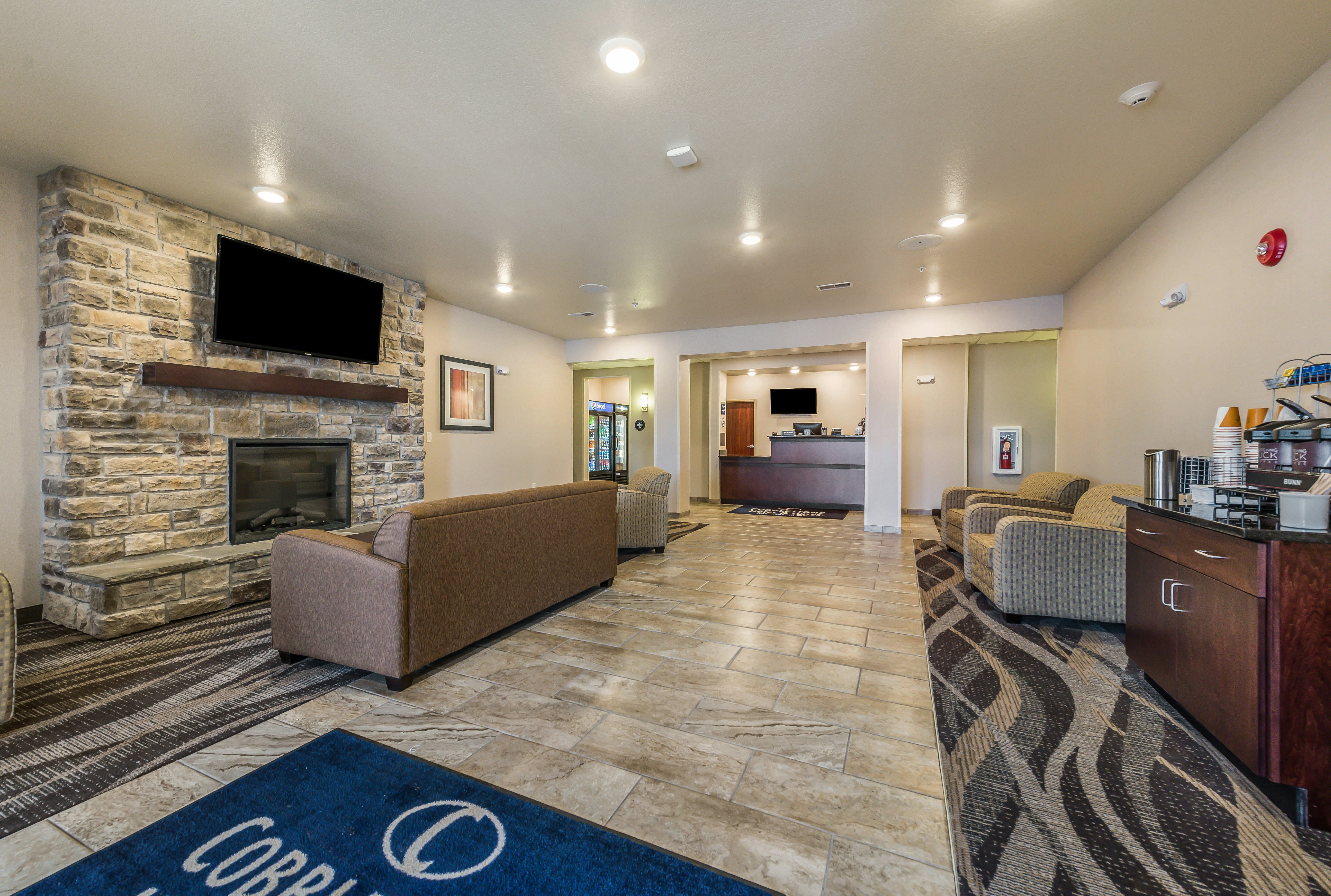 Cobblestone Hotel & Suites - Hutchinson 16/25