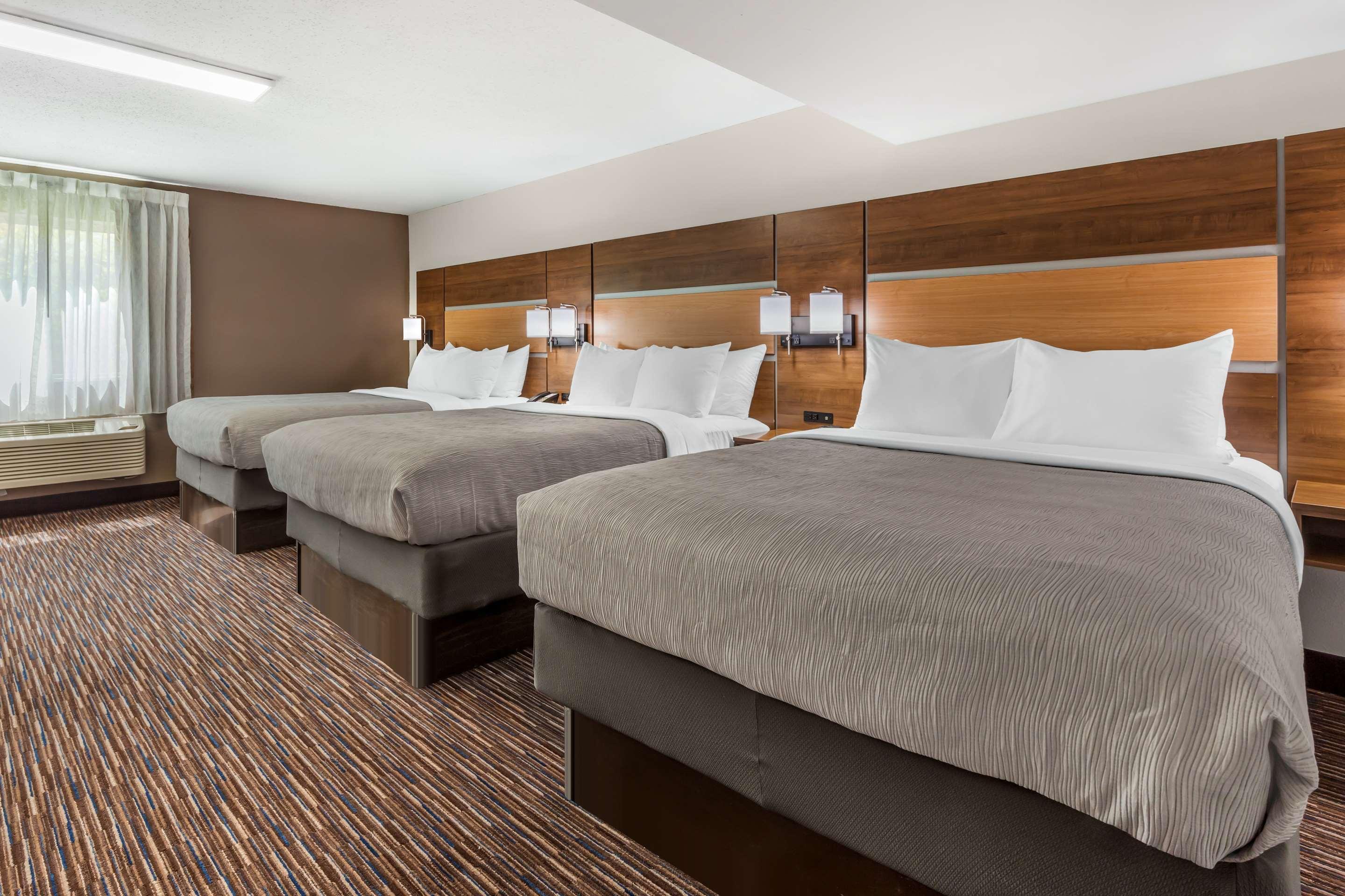 Upgrade, Suite, 3 Queen Beds, Accessible
