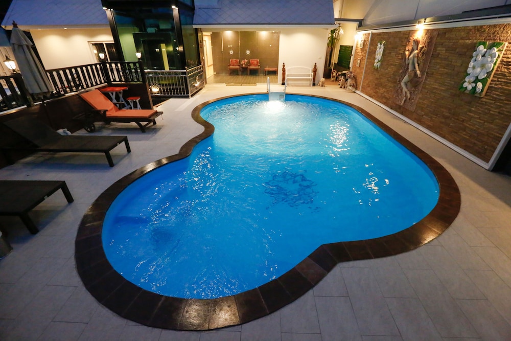 Hua Hin White Villa 44/68