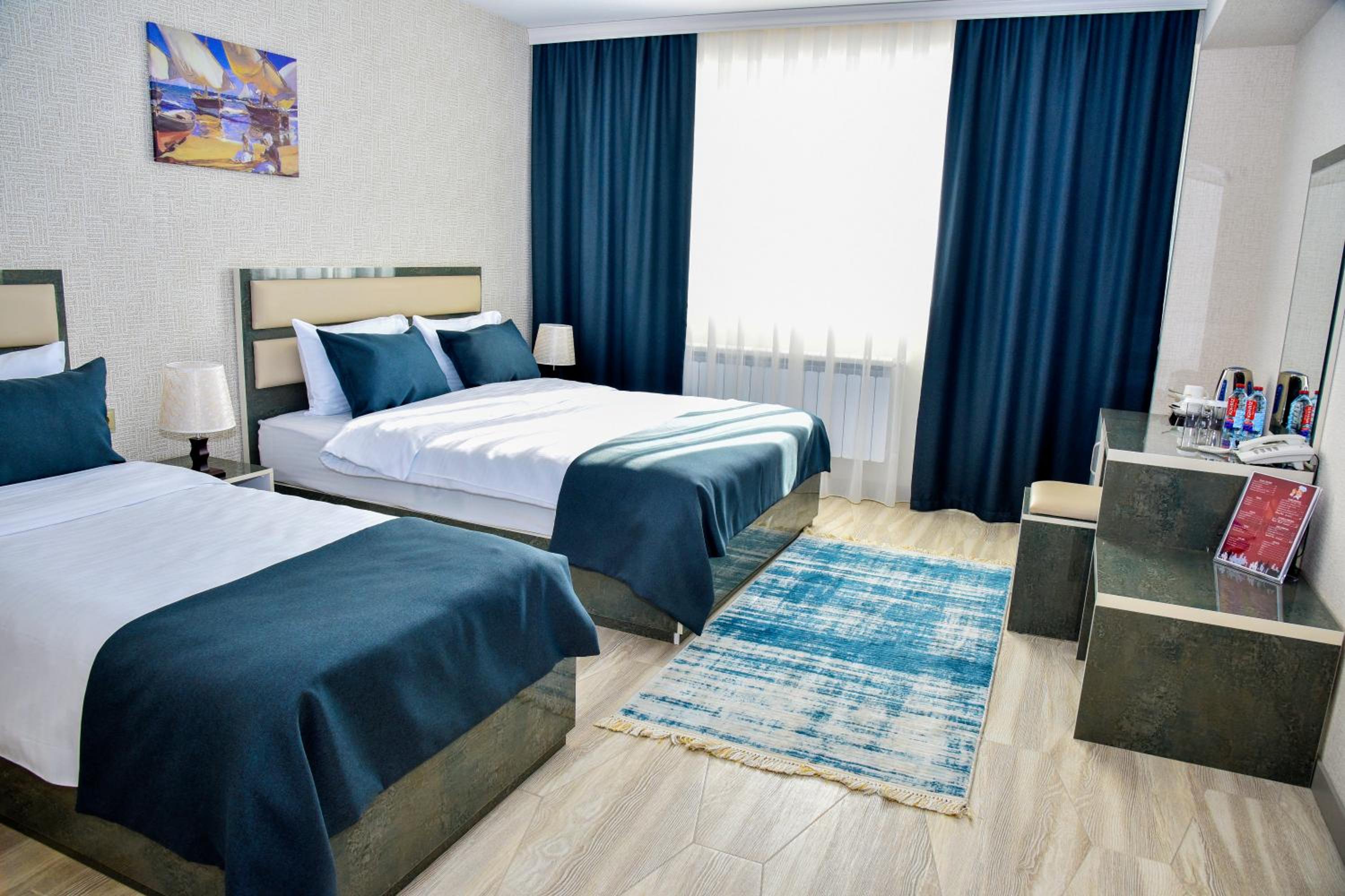 DELUXE ROOM