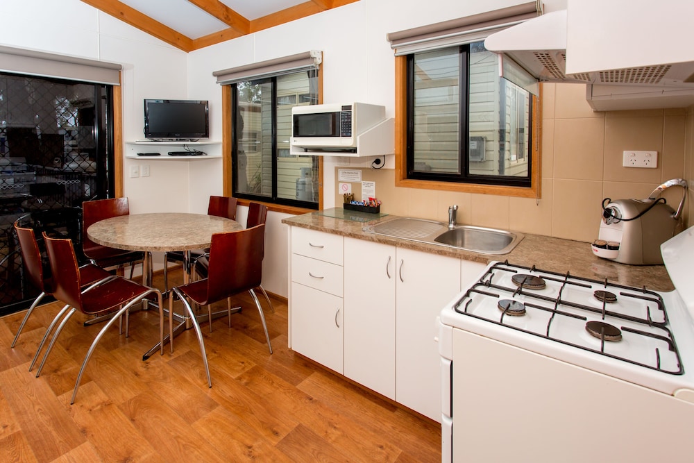 Ingenia Holidays Torquay 38/48