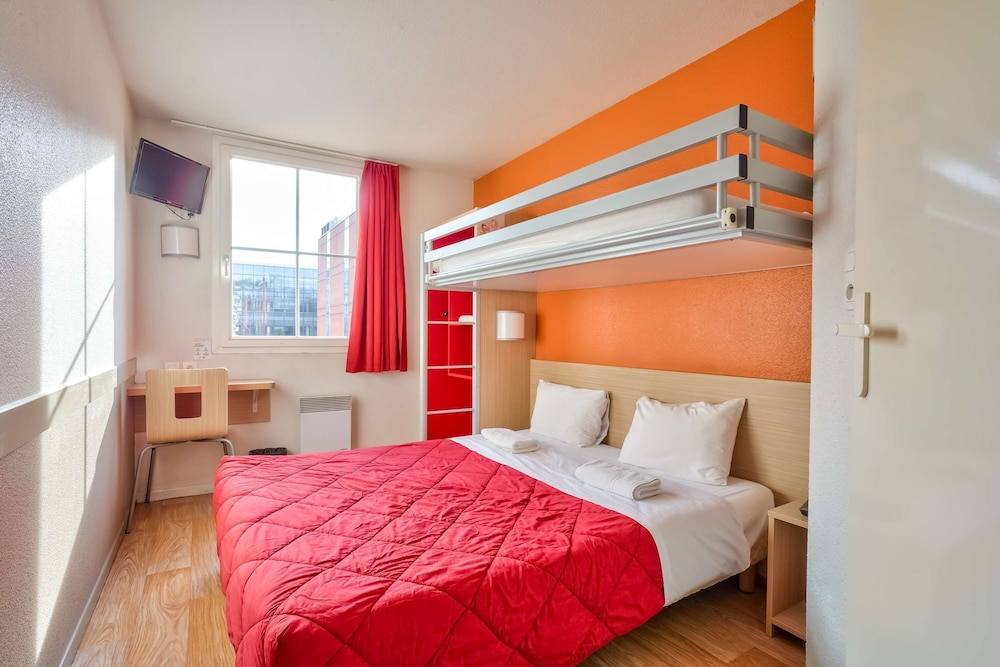 PREMIERE CLASSE PARIS OUEST PONT DE SURESNES 27/55