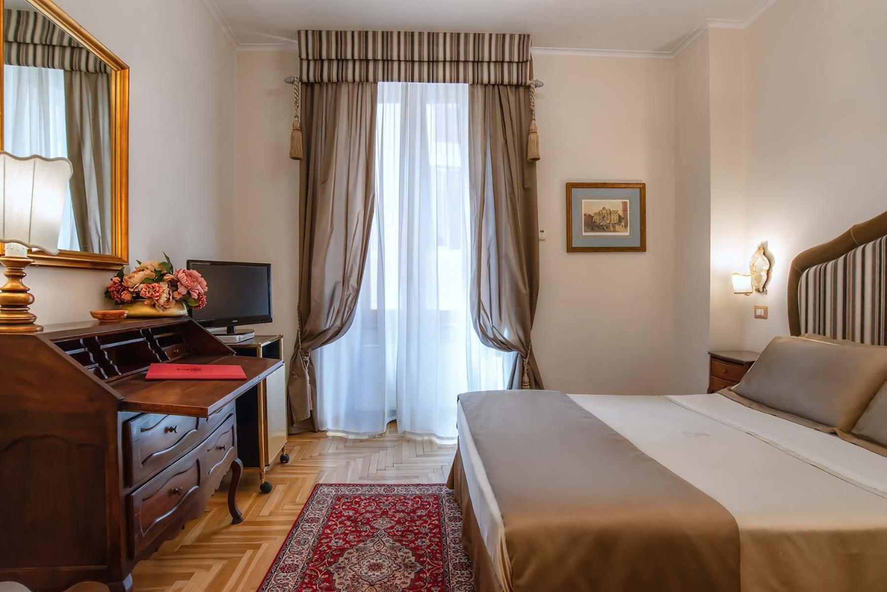 غرفة كلاسيكية بسرير مزدوج أو سريرين منفصلين، Forum Hotel Rome 2/10