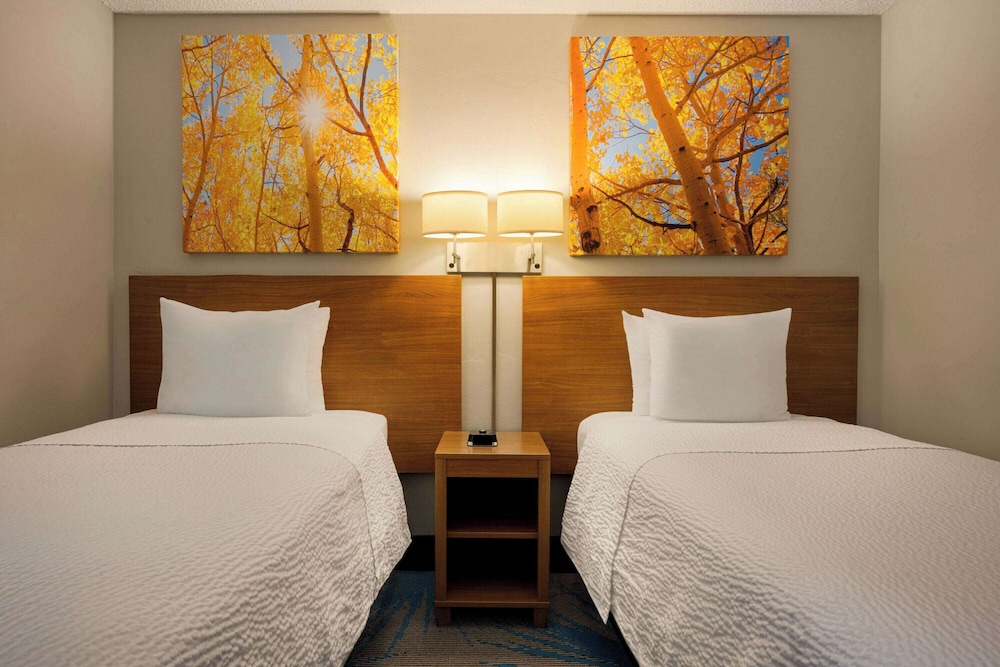 Days Inn by Wyndham Carbondale 13/38