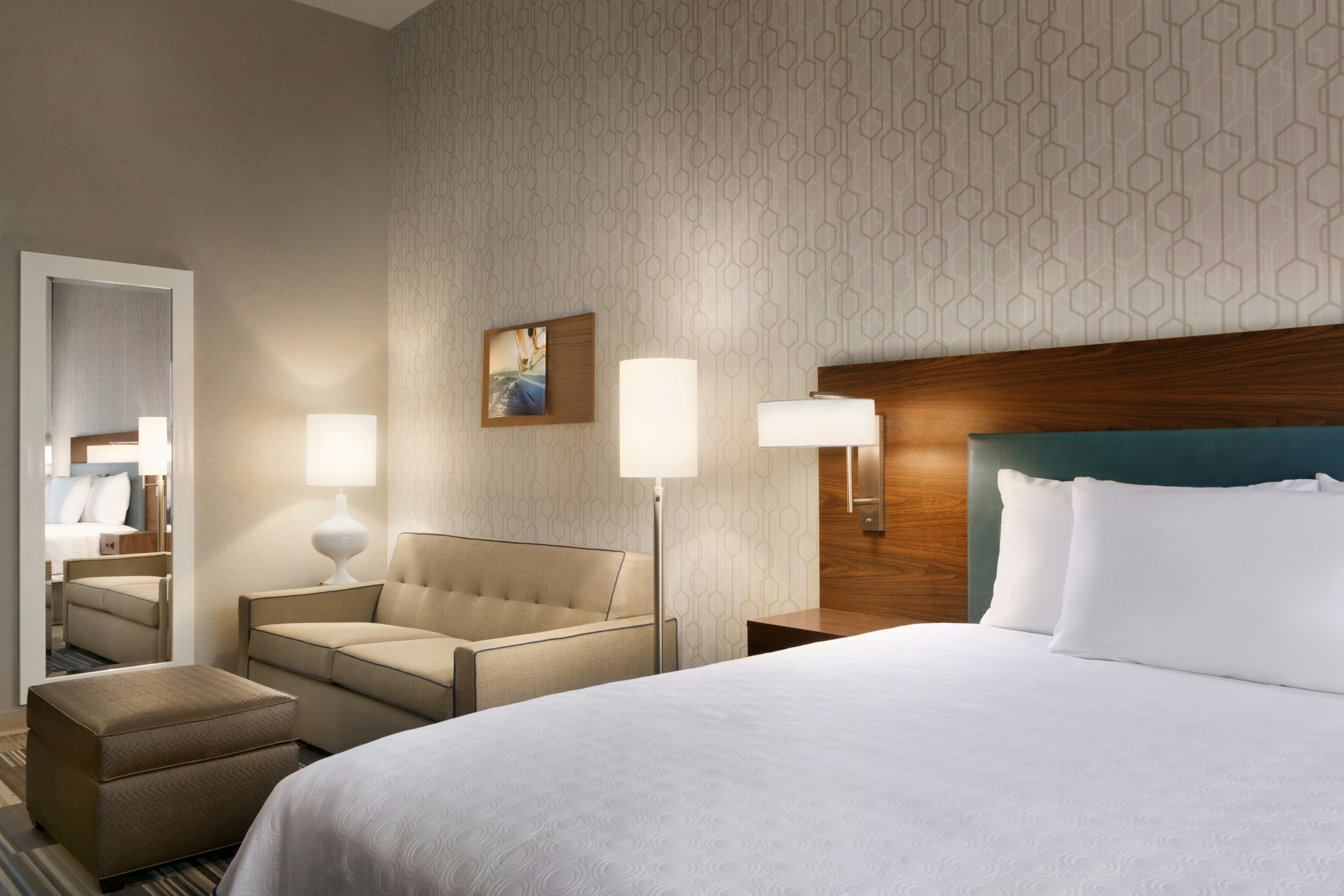 STUDIO, SUITE, KING BED