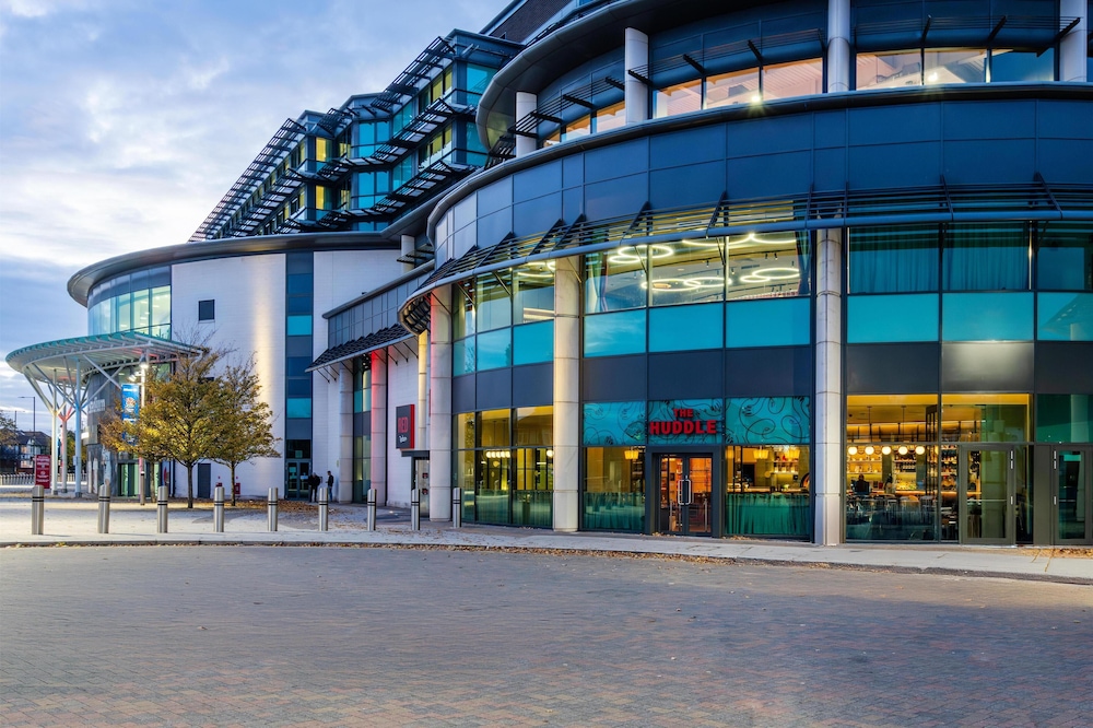 Radisson RED London Twickenham in LONDON