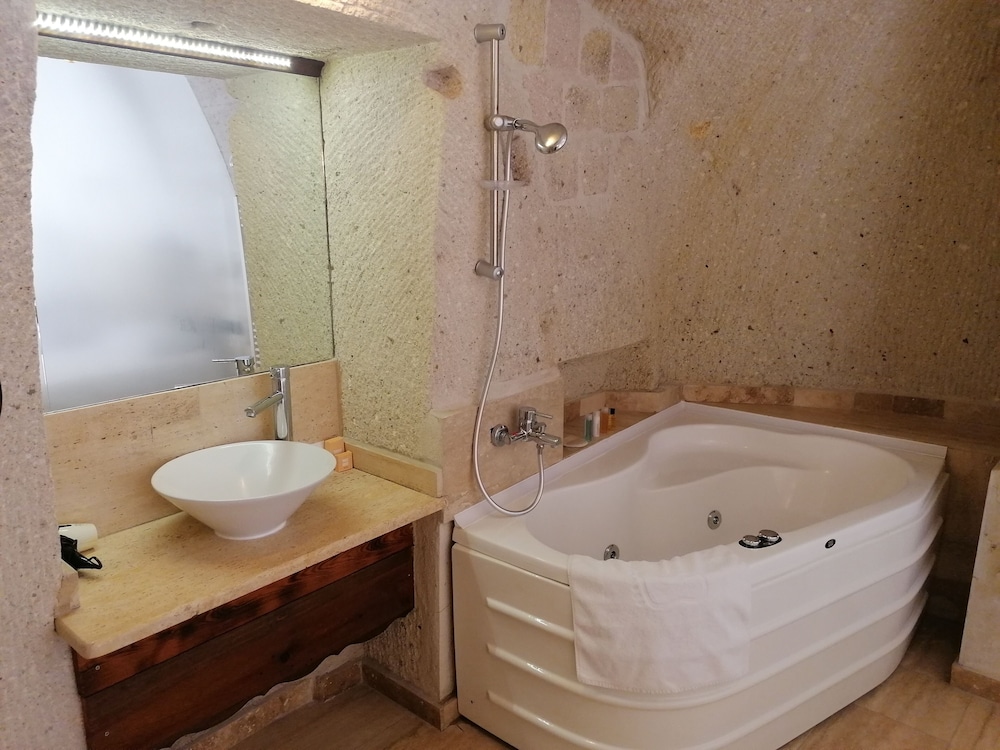 El Puente Cave Hotel 42/50