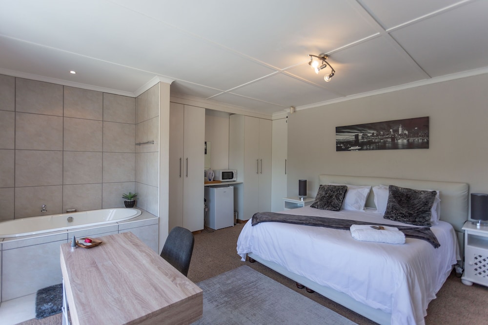 Lido Living 10/38