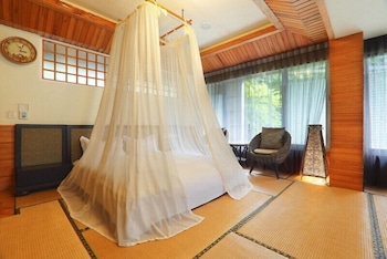 Full Moon Spa 23/59