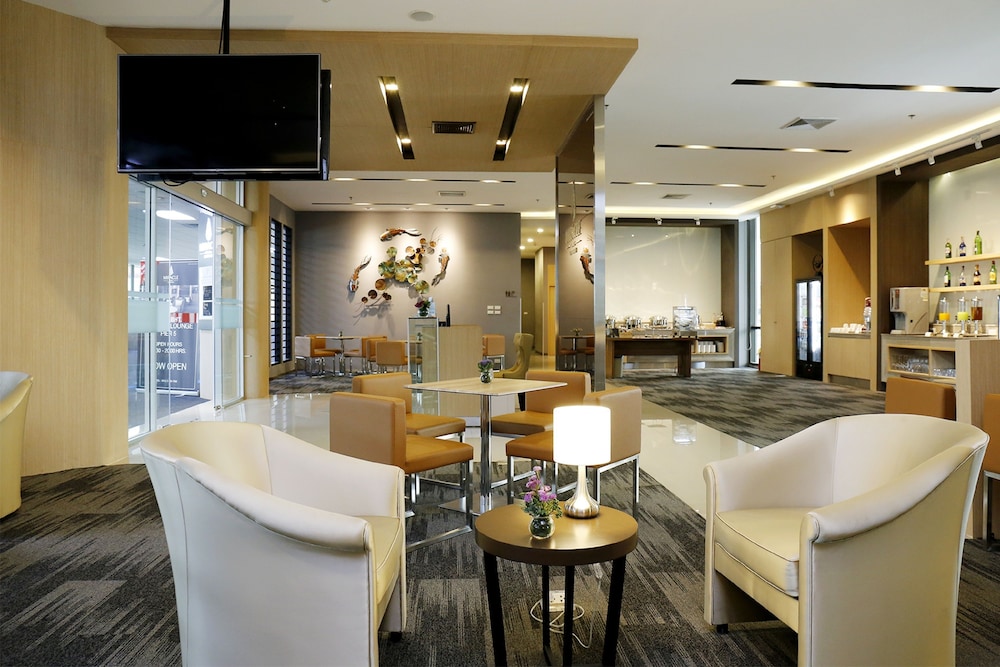 LOUIS' TAVERN HOTEL 49/53