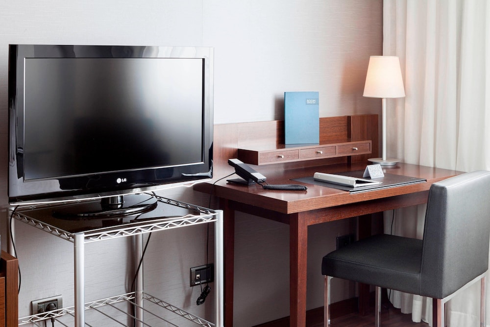Ac Hotel Gijon 40/50