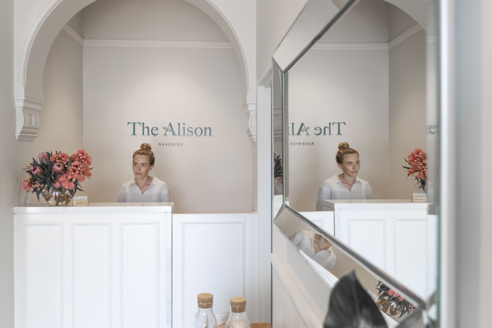 The Alison Randwick 32/63