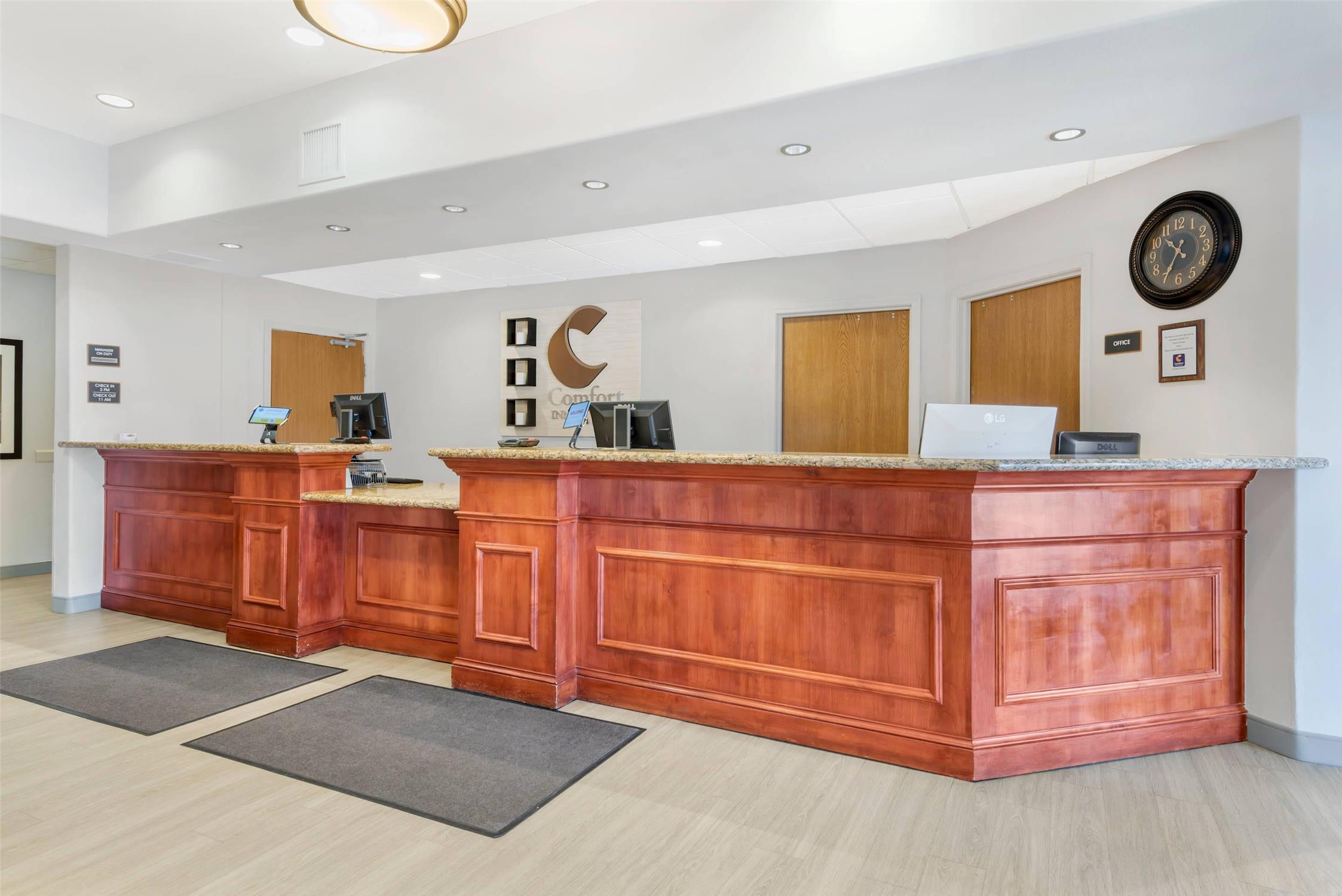 Comfort Inn and Suites Rifle 8/49