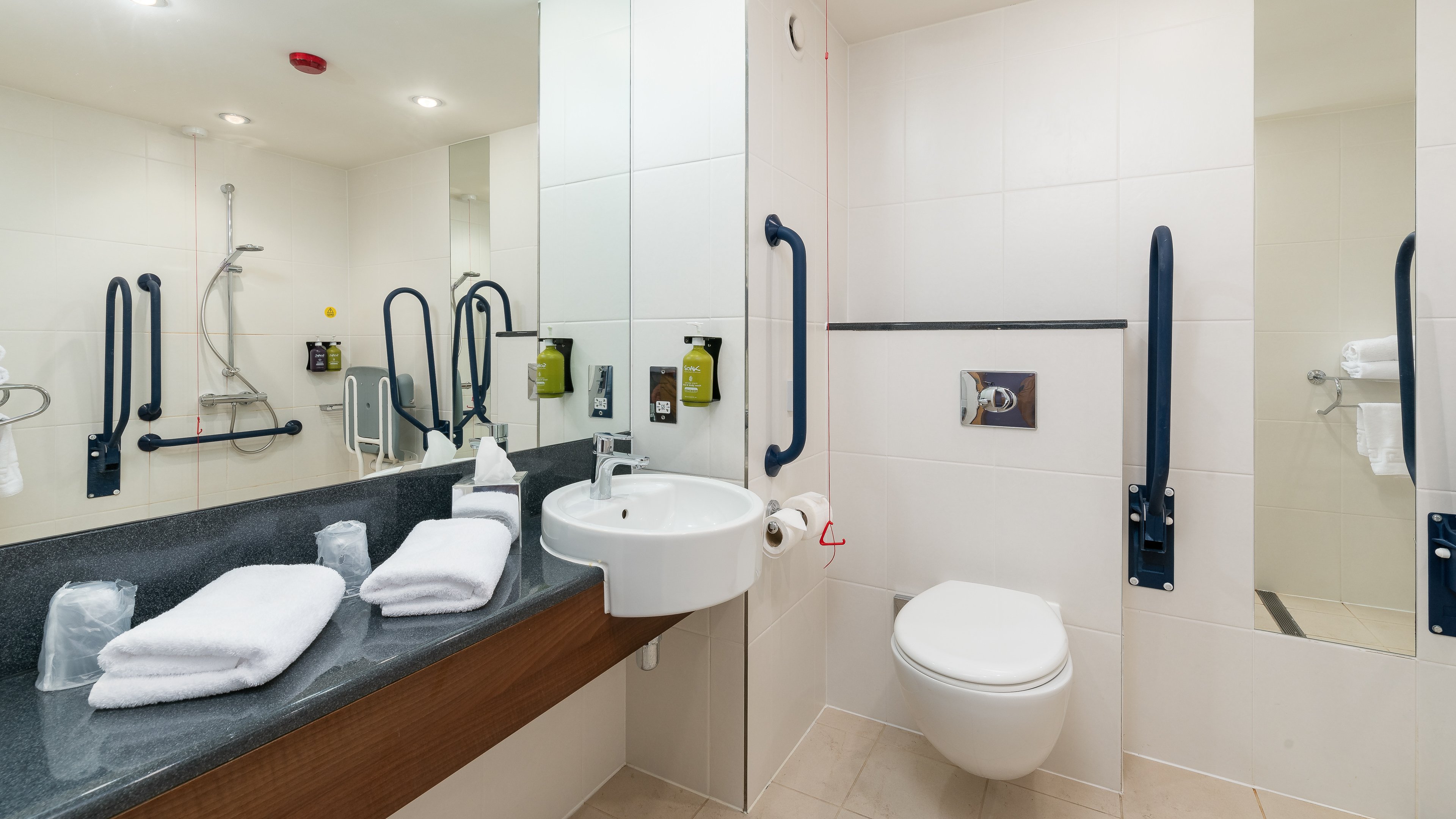 Holiday Inn Express Leigh - Sports Village 45/50