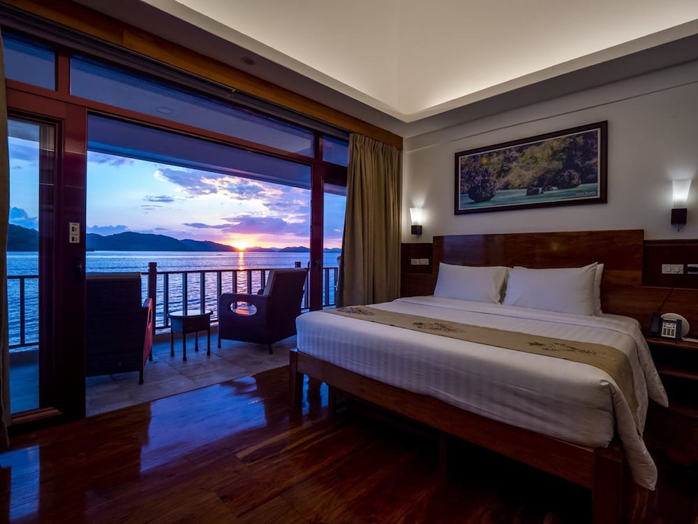Sunlight Ecotourism Island Resort 7/50
