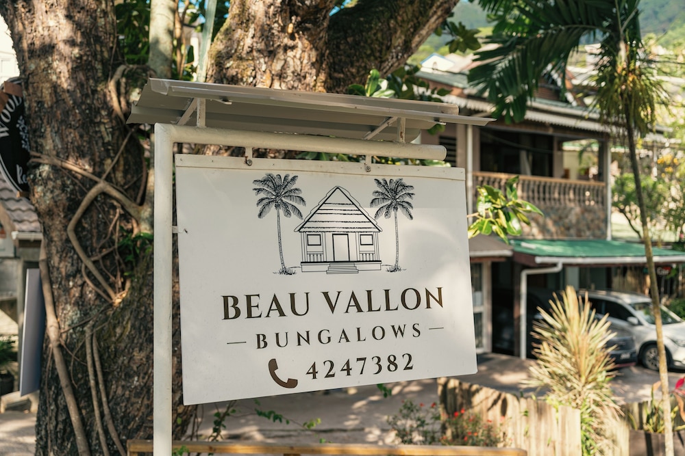 Beau Vallon Bungalows 3/50