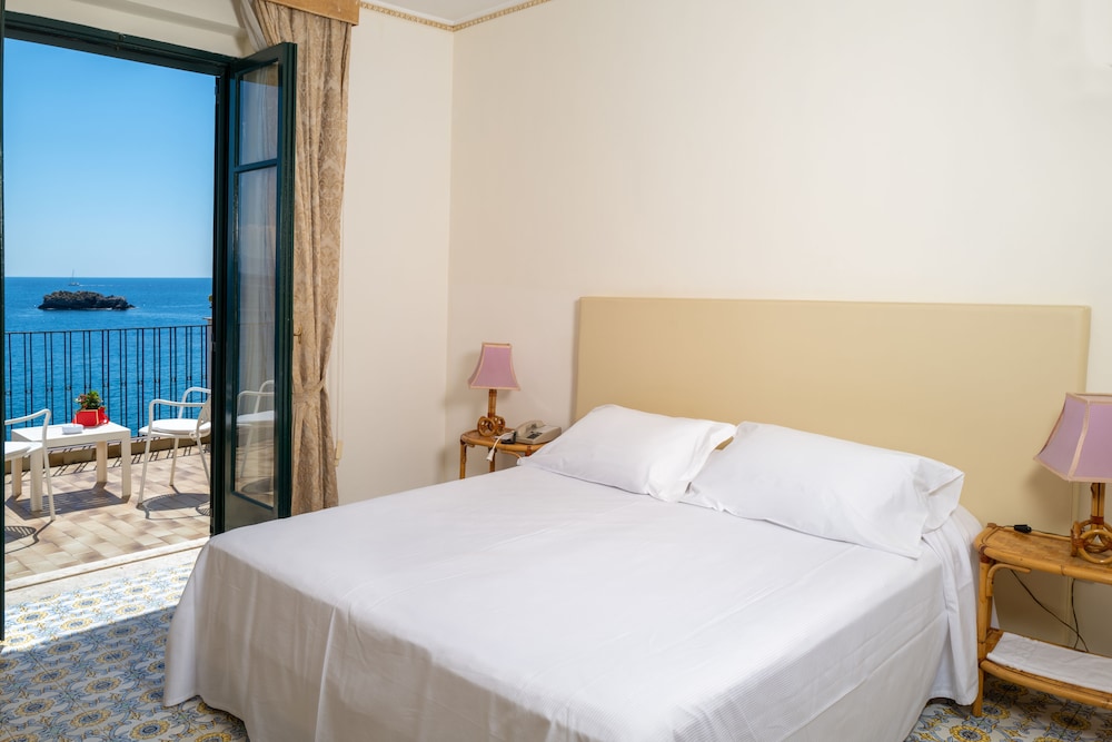 SUPERIOR, SEA VIEW, TERRACE