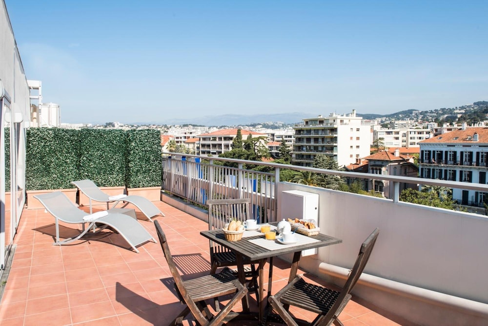 Abrial Hotel in CANNES