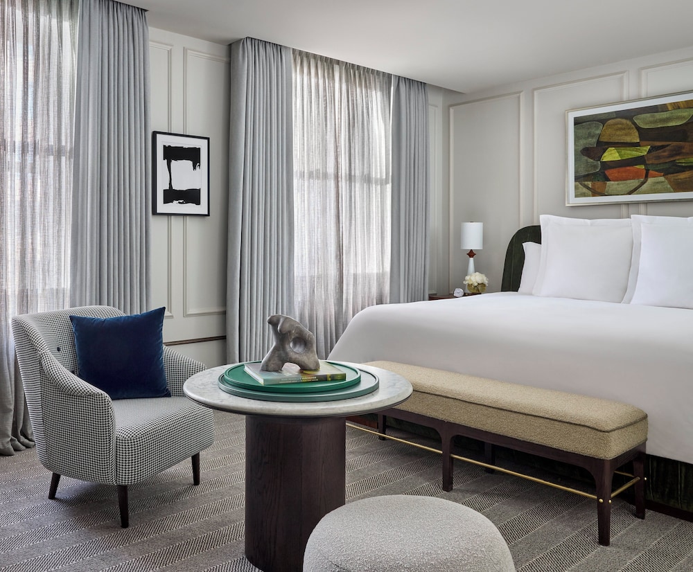 SUPERIOR, KING BED, COURTYARD VIEW