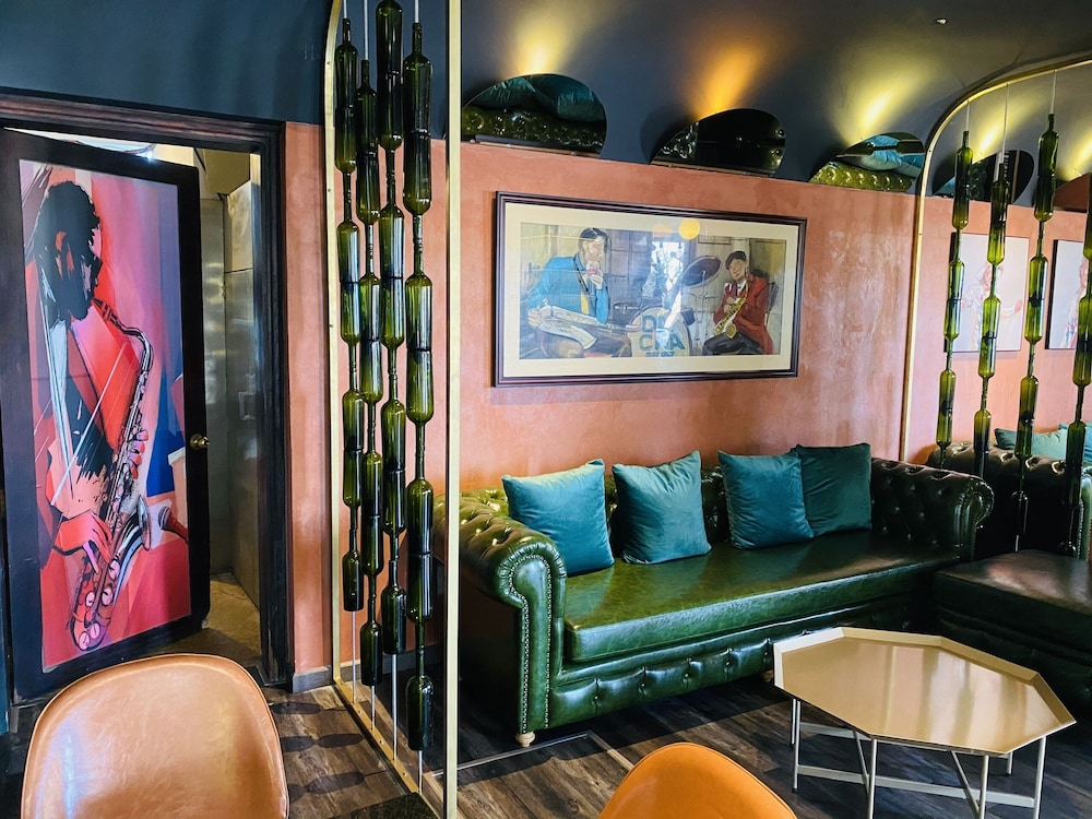 Chu Hotel 44/70