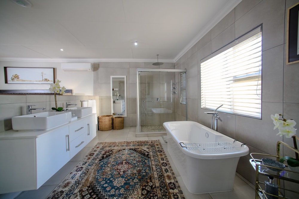 The Reserve Boutique Hotel 29/33
