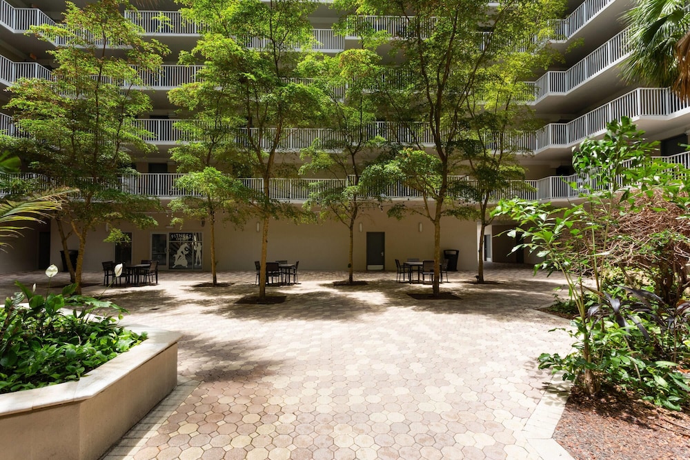 Wyndham I-Drive Avanti Resort & Conference Center 66/67