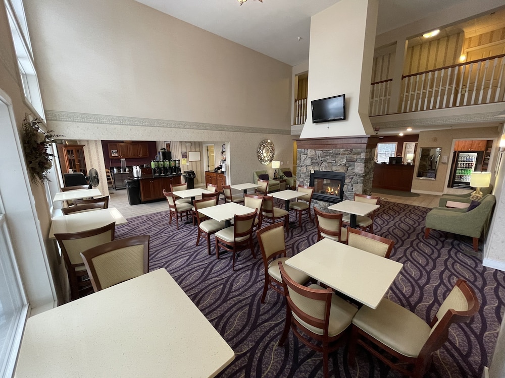 Smart Suites, an Ascend Collection Hotel 35/50