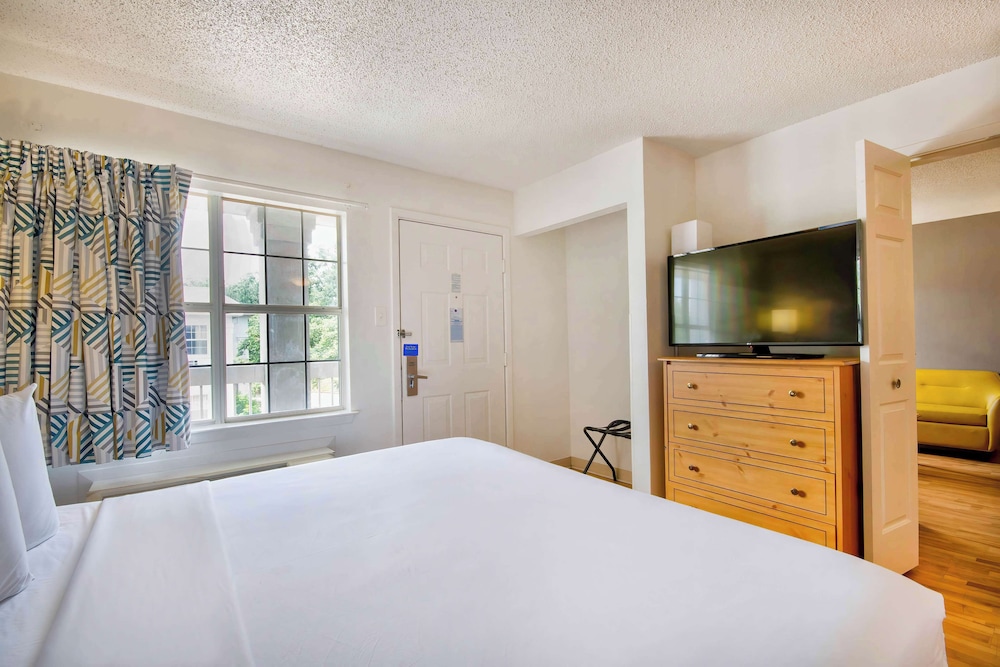 Studio 6 Extended Stay - San Antonio, TX - Six Flags 20/58