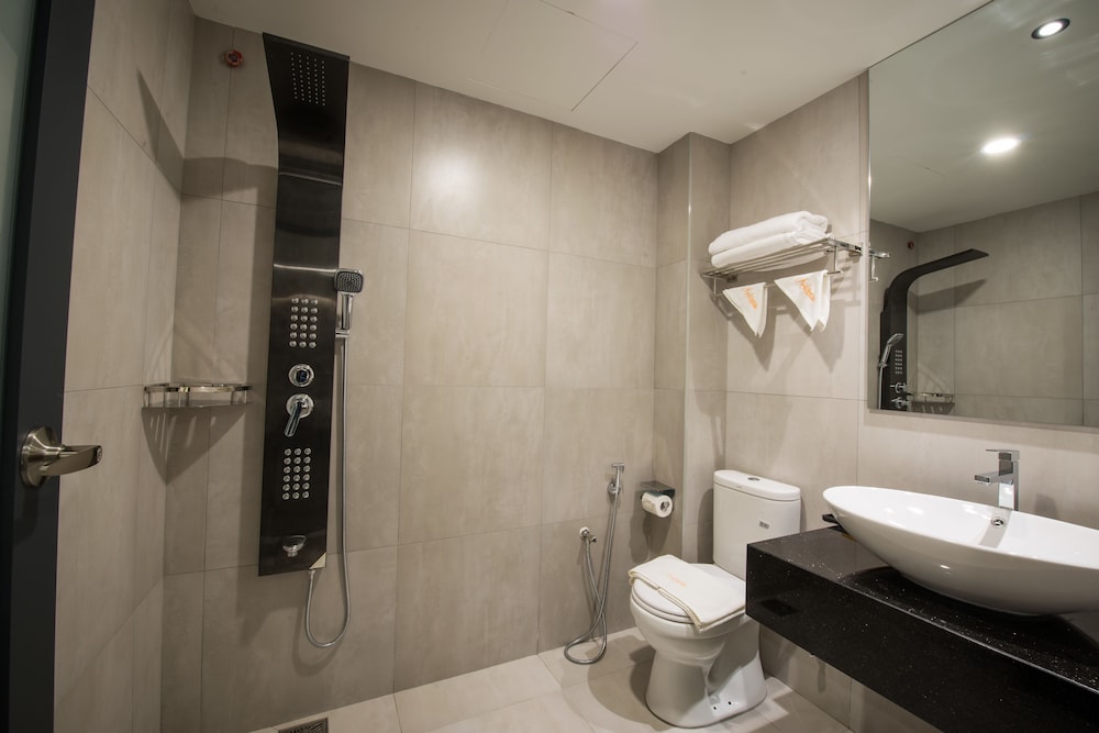 Asiatic Hotel 44/50