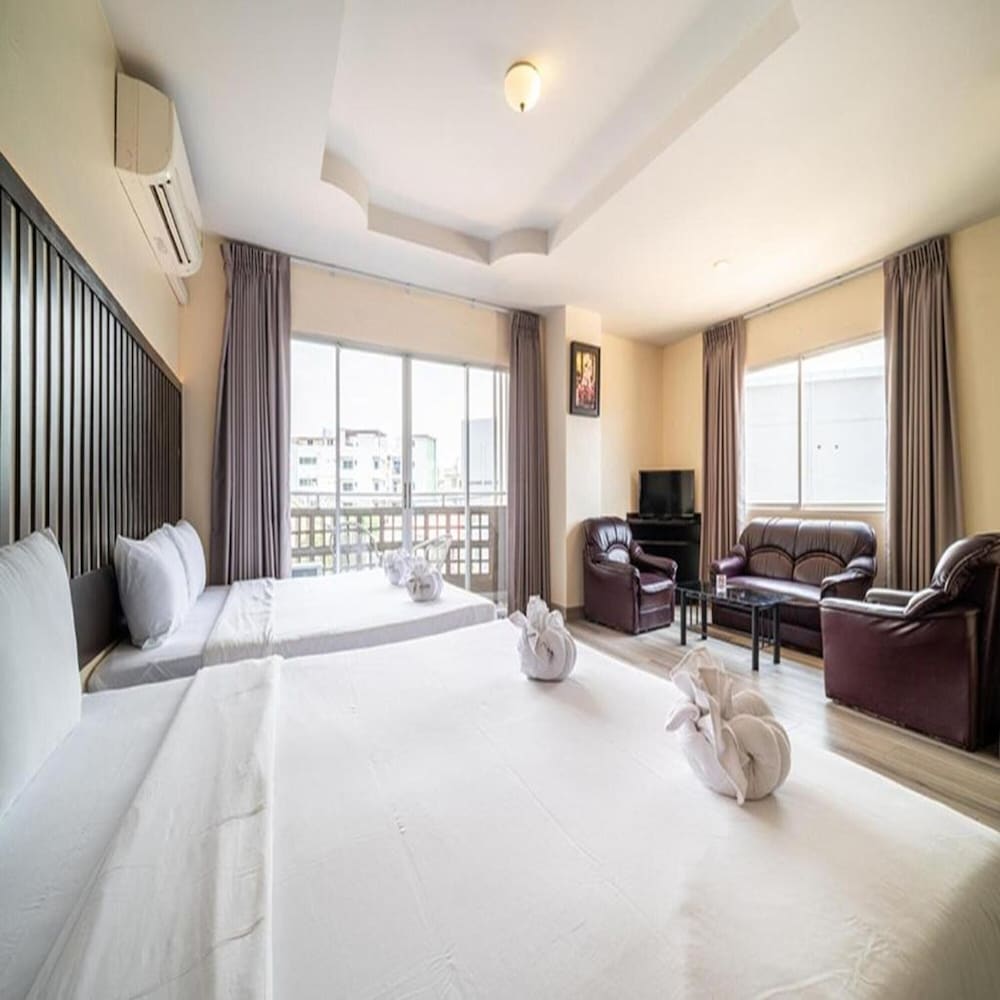 Sunday JA Plus Hotel 23/65
