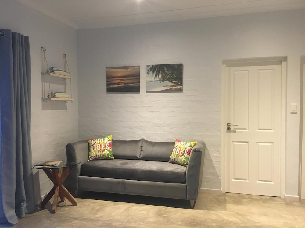 Bare Feet Retreat 28/50