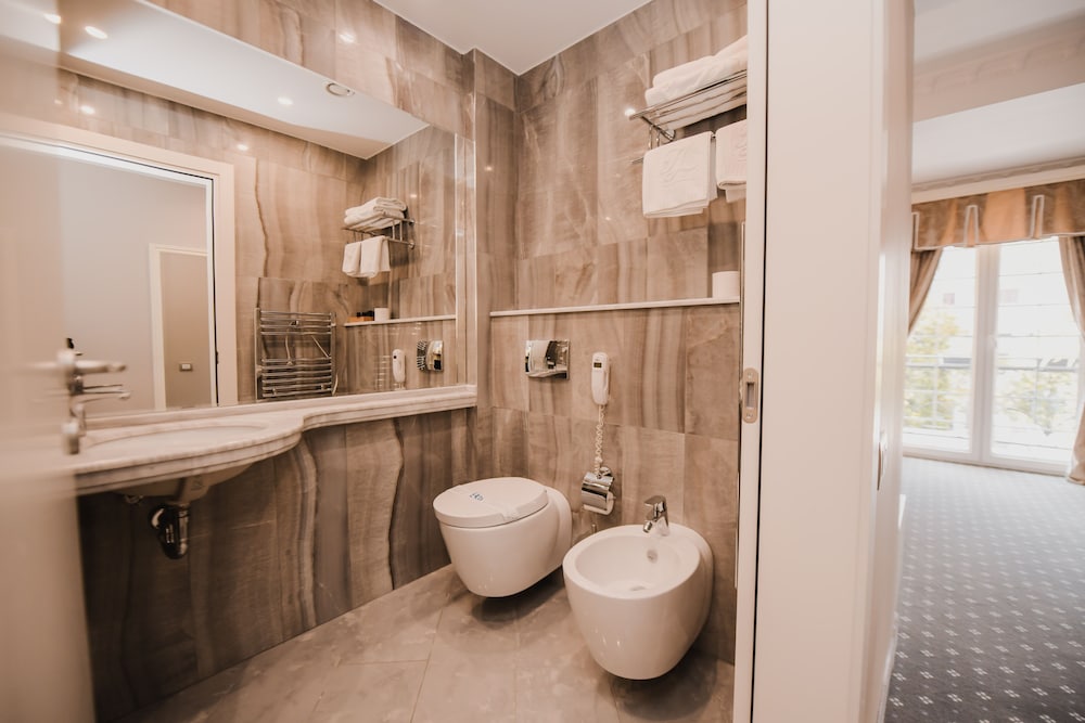 Lot Boutique Hotel 34/37