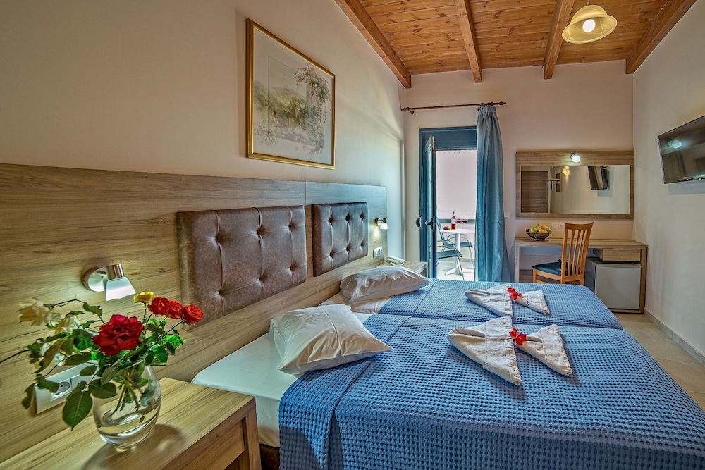 Blue Aegean Hotel and Suites 46/64