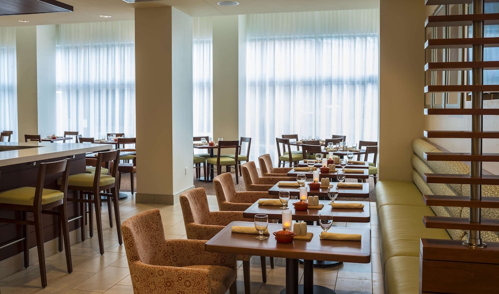Hilton Garden Inn Alexandria Old Town National Harbor 35/52