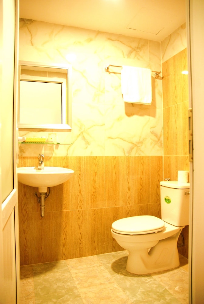 Dalat Flower Hotel 65/72