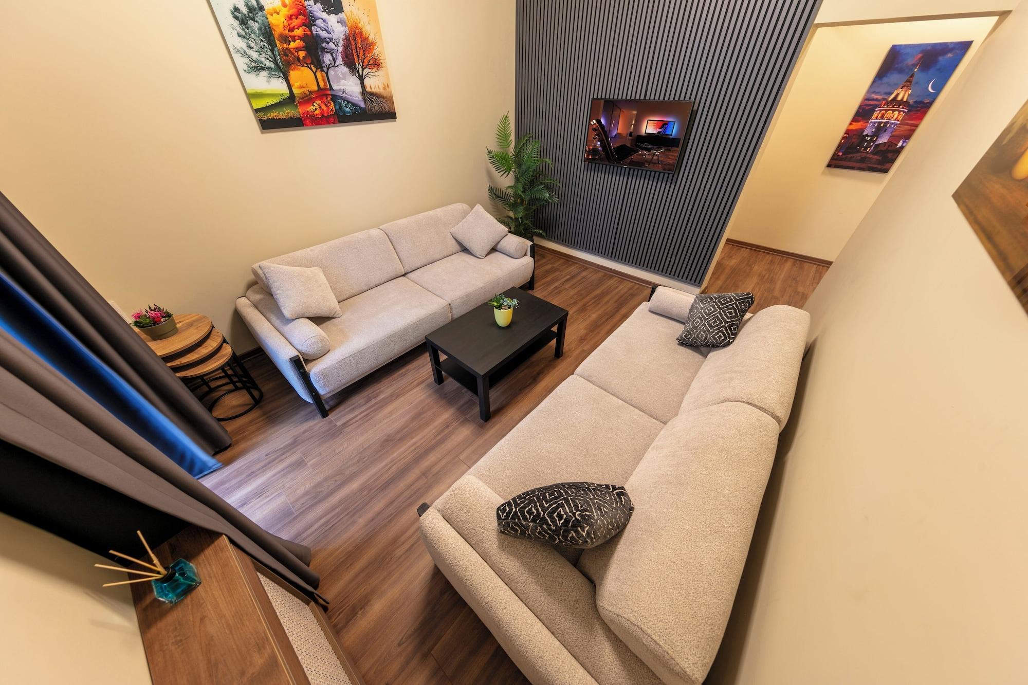 جناح بإطلالة على الحديقة، Royal Taksim Suites 3/8