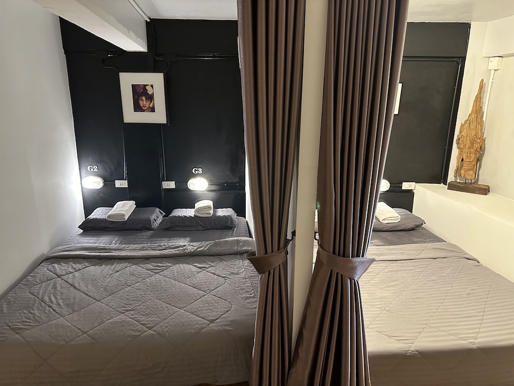 84 Gallery - Hostel 13/42